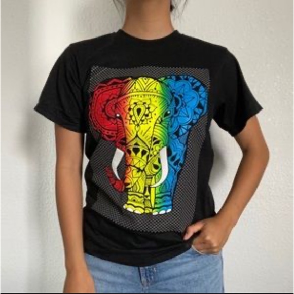 Neón Elephant Graphic Tee - Picture 1 of 7